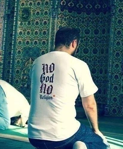 Camide Giydiği Tshirt Herkesi Şoke Etti!