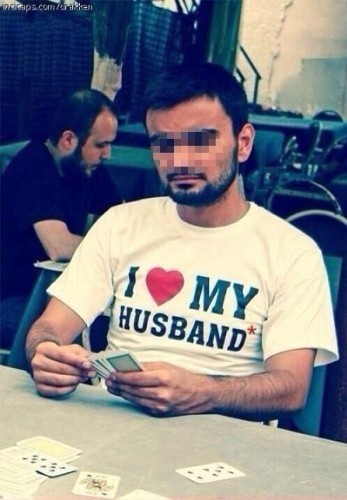 Camide Giydiği Tshirt Herkesi Şoke Etti!
