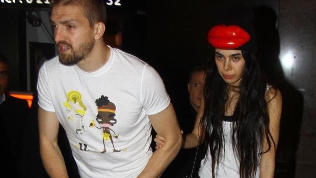 Asena Ekin istedi Caner Erkin aldı... Yok artık..! Öyle bir şey aldı ki..!