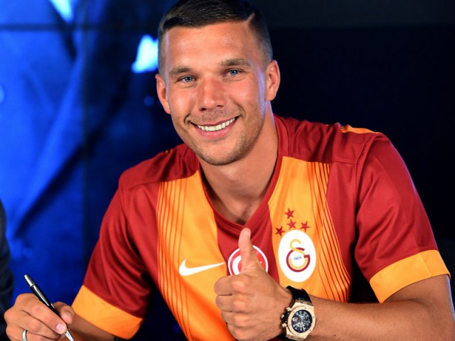 PKK'LILARDAN PODOLSKİ'YE LİNÇ GİRİŞİMİ!