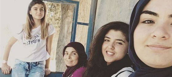 İŞTE HANİFE'NİN MERAK EDİLEN AİLESİ