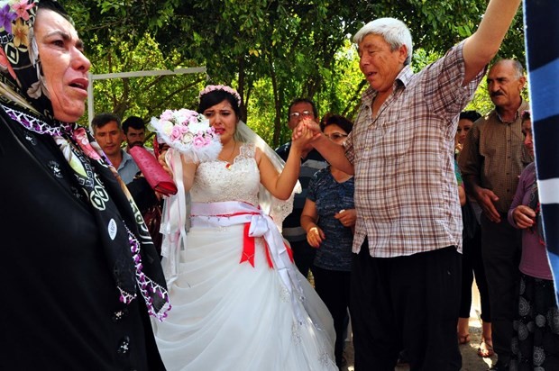 HAKKARİ'DE AKIL ALMAZ OLAY! DAMAT GELEMİYİNCE...
