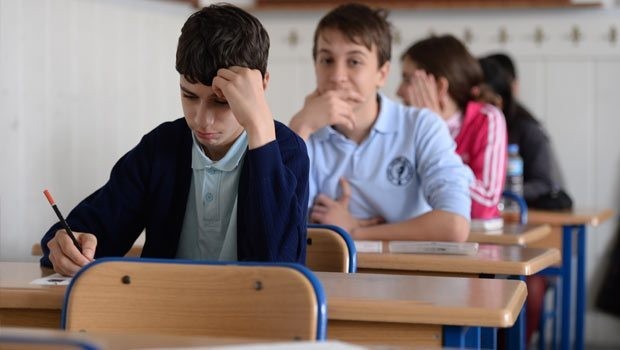 VELİLER SEVİNMEYEBİLİR AMA… ÖĞRENCİLERİ SEVİNDİRECEK HABER! BUNDAN SONRA DERSLER…
