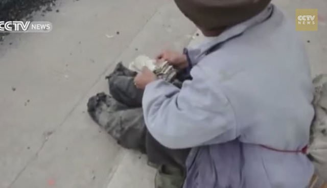 Dilenciden akılalmaz numara... Şeytanın aklına bile gelmez..!