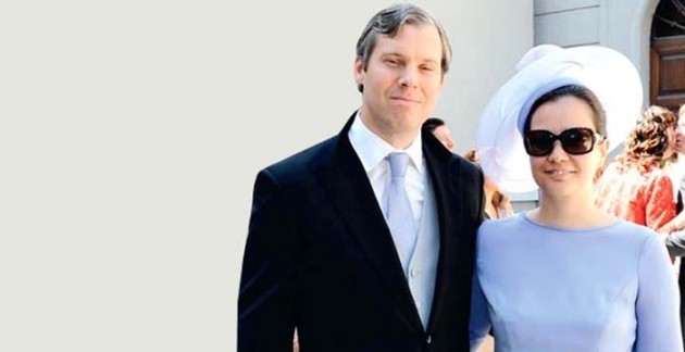 ÜNLÜ ÇİFT HAYATININ ACISINI YAŞIYOR...
