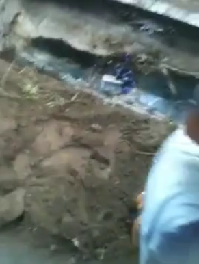 15 Yıl Sonra Dedesinin Mezarını Açtırdı! Gördükleri Karşısında Şoke Oldu!