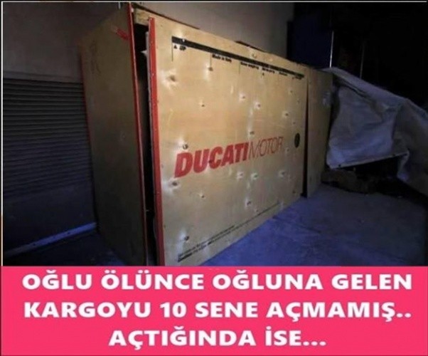 OĞLU ÖLÜNCE OĞLUNA GELEN KARGOYU 10 SENE AÇMAMIŞ.. AÇTIĞINDA İSE...