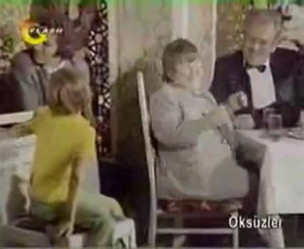 YEŞİLÇAM'IN SEVİLEN İSMİ İÇLER ACISI HALDE!!BİR ZAMANLARIN SEVİLEN İSMİYDİ!!
