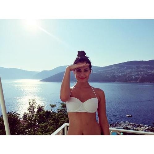 Ünlülerin şaşırtan instagram fotoğrafları