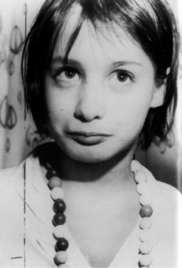 13 yıl sandalyeye bağlı yaşadı
