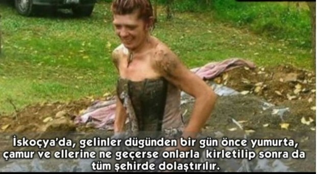 Evi Temizledikten Sonra Evdeki Bekâr Erkeklerle.. Böyle Gelenek mi Olur?