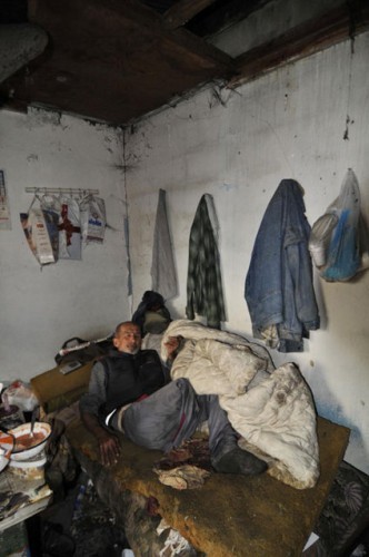 YEŞİLÇAM'IN SEVİLEN İSMİ İÇLER ACISI HALDE!!BİR ZAMANLARIN SEVİLEN İSMİYDİ!!