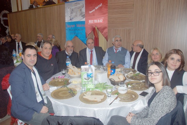 Iğdırlılar salona sığmadı!