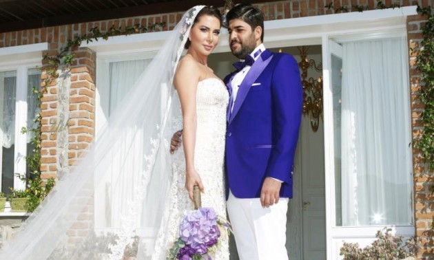 BİR YIL ÖNCE EVLENMİŞLERDİ !! ÜNLÜ ŞARKICI 4 AYLIK HAMİLE!!