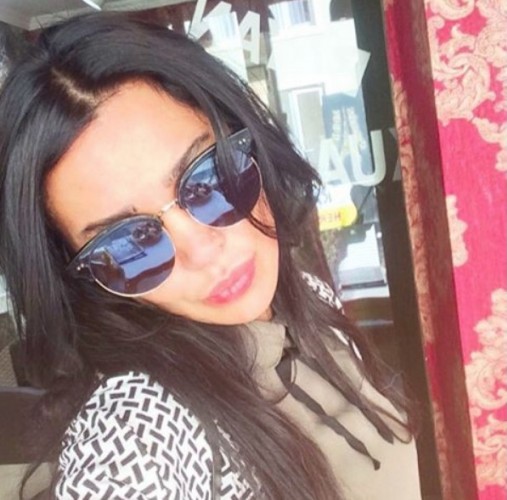 ESRA EROL'DAN ÇIKTI ZUHAL'E GİTTİ ŞİMDİ DE İŞTE BENİM STİLİM PROGRAMINA KATILDI! DAHA ÖNCE DE SÖYLEDİK, BUNUN DERDİ EVLENMEK FALAN DEĞİL DİYE... ARKADAŞ BİR DUR YERİNDE ARTIK YETER!