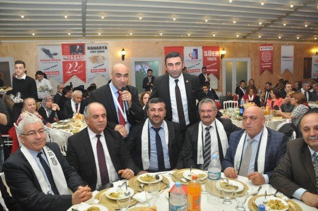 Iğdırlılar salona sığmadı!