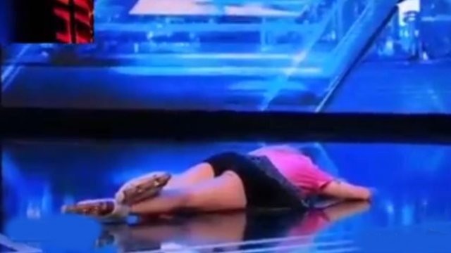 Canlı Yayında Sahnede Büyük Şok!