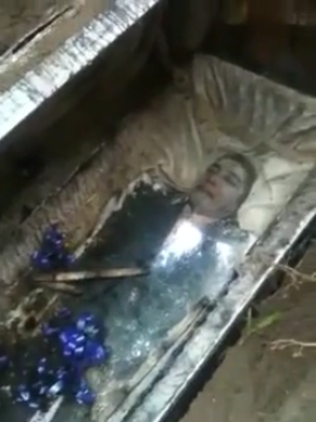 15 Yıl Sonra Dedesinin Mezarını Açtırdı! Gördükleri Karşısında Şoke Oldu!