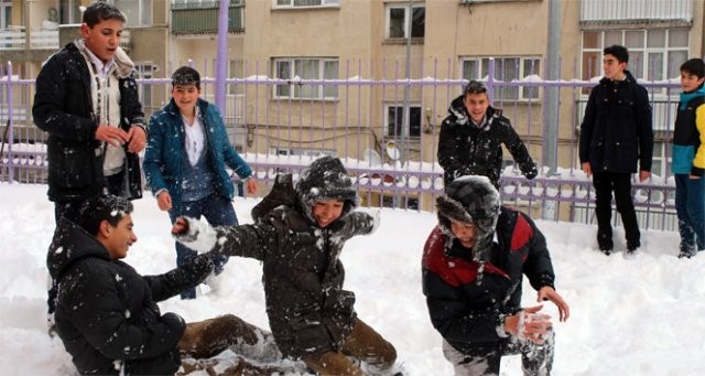 YARIN OKULLAR TATİL EDİLDİ..!