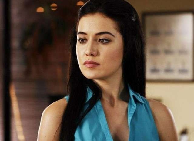 Fahriye Evcen Gerçek Yüzünü Gösterdi! Dışı güzel ama içi...