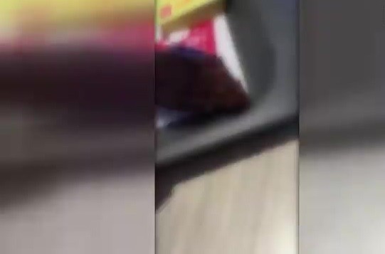 TÜRKİYE'DE DE ŞUBESİ VAR! YEMEĞİN İÇİNDEN ÖYLE BİR ŞEY ÇIKTI Kİ...