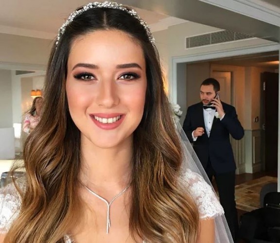 Banu Ilıcalı'nın Düğünündeki Yakın Danslarıyla Olay Olan Hadise ve Murat Boz'dan Son Nokta!!