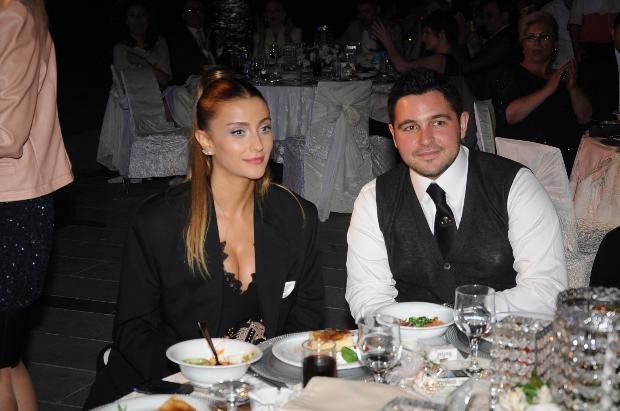Özge Ulusoy isyan etti! Bakın neden...