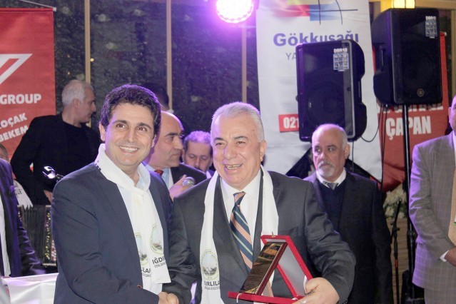 Iğdırlılar salona sığmadı!