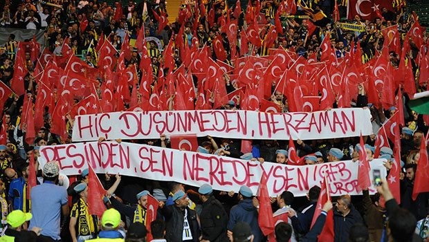 FENERBAHÇE TARAFTARI, EV SAHİBİ İSKOÇLARI ŞAŞIRTTI!