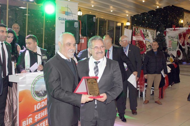 Iğdırlılar salona sığmadı!