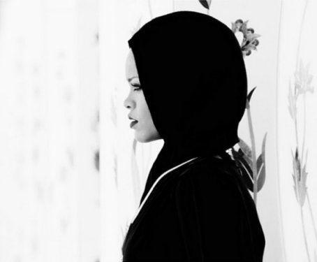 Rihanna şaşırttı