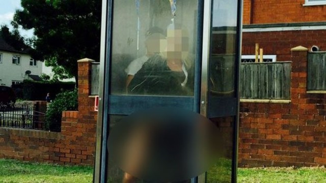 TELEFON KULÜBESİNDE S*KS YAPARKEN YAKALANDILAR!