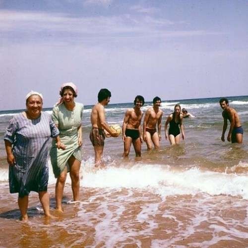 Fotoğrafın sağındaki ayrıntıya dikkat!
