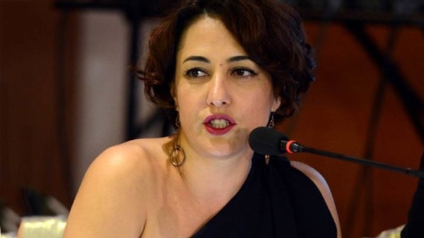 VİCDANLARI DA KALMAMIŞ...DİZİ SETİNDE SKANDAL...6 AYLIK BEBEK UYUMASIN DİYE....