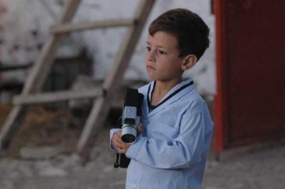 Onu Herkes Babam ve Oğlum Filmi ile Tanımıştı! Babam ve Oğlum’un Denizine Bir de Şimdi Bakın…