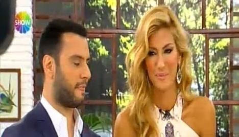 ALİŞAN ÇAĞLA ŞİKEL'E ÖYLE BİR ŞEY DEDİ Kİ.. STÜDYODA GERGİN ANLAR YAŞANDI! ÇAĞLA ŞİKEL SİNİRLENİP ALİŞAN'A TOKAT ATTI!!