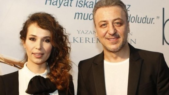 BARIŞ FALAY'IN EŞİ GÖRENLERİ ŞAŞIRTIYOR