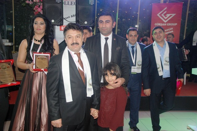 Iğdırlılar salona sığmadı!