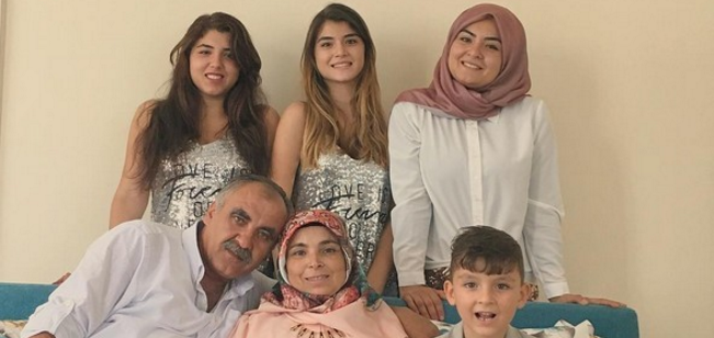 İŞTE HANİFE'NİN MERAK EDİLEN AİLESİ