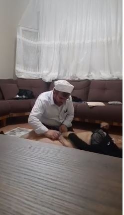 SAHTE İMAM, CİN ÇIKARACAM DİYE KADINLA BİRLİKTE OLUYOR !!