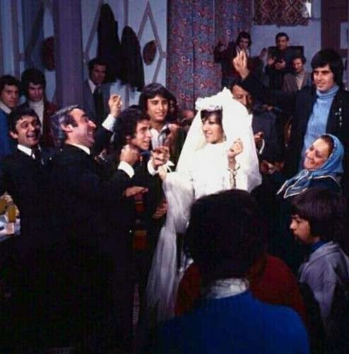 Fotoğrafın sağındaki ayrıntıya dikkat!