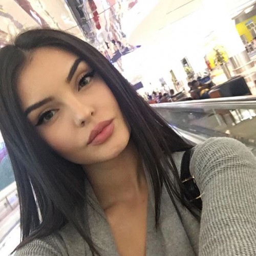 BU KÜRT KIZININ PAYLAŞIMLARINA YORUM VE BEĞENİ YAĞIYOR...