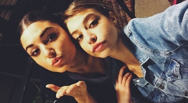 HANDE ERÇEL’İN KIZ KARDEŞİNİ HEPİMİZ TANIYORDUK… FAKAT KARDEŞ OLDUKLARINI ÖĞRENİNCE BİZ BİLE ŞOK OLDUK!