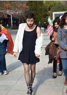 SEMİH ÖZTÜRK’ÜN BU HALLERİ ALAY KONUSU OLDU!