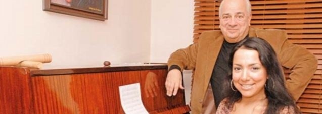 Ünlü İsim Rahmetli Zeki Alasya'nın Kızıymış!