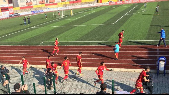Çorlusporlu Oyuncular Gol Sevincinde Polise Gitti..! İŞTE O AN..!