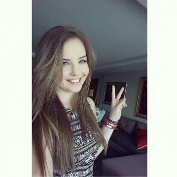 SELANA'NIN SELİNİ ÖYLE BİR DEĞİŞTİ Kİ ... PAYLAŞTIĞI FOTOĞRAF İLE FENOMEN OLDU!