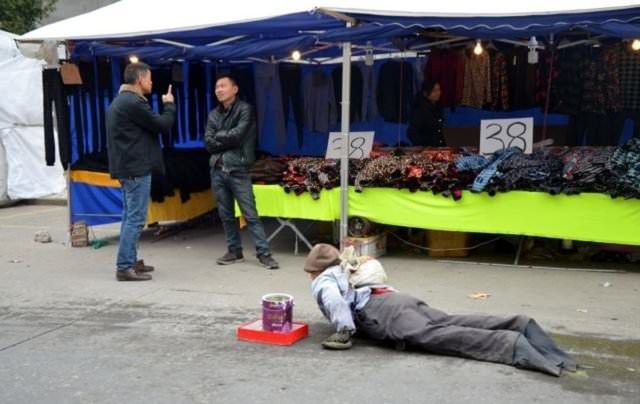 Dilenciden akılalmaz numara... Şeytanın aklına bile gelmez..!
