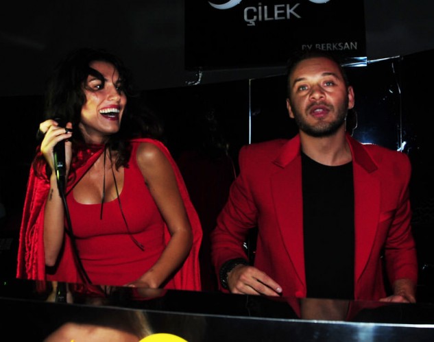 Serenay Aktaş slikon mu taktırdı?
