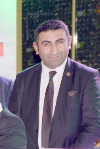 Iğdırlılar salona sığmadı!
